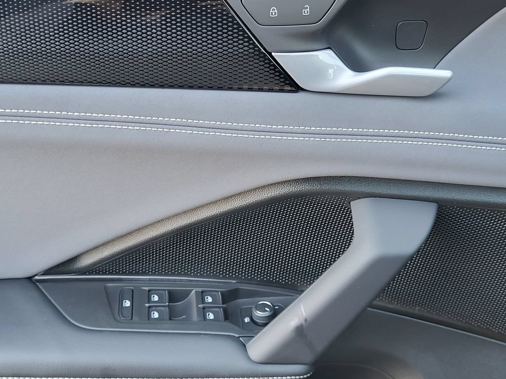 New 2026 Volkswagen Tiguan SE R-Line AWD/4WD image 10