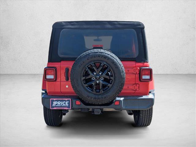 Used 2018 Jeep Wrangler Unlimited Sahara w/ Cold Weather Group image 7