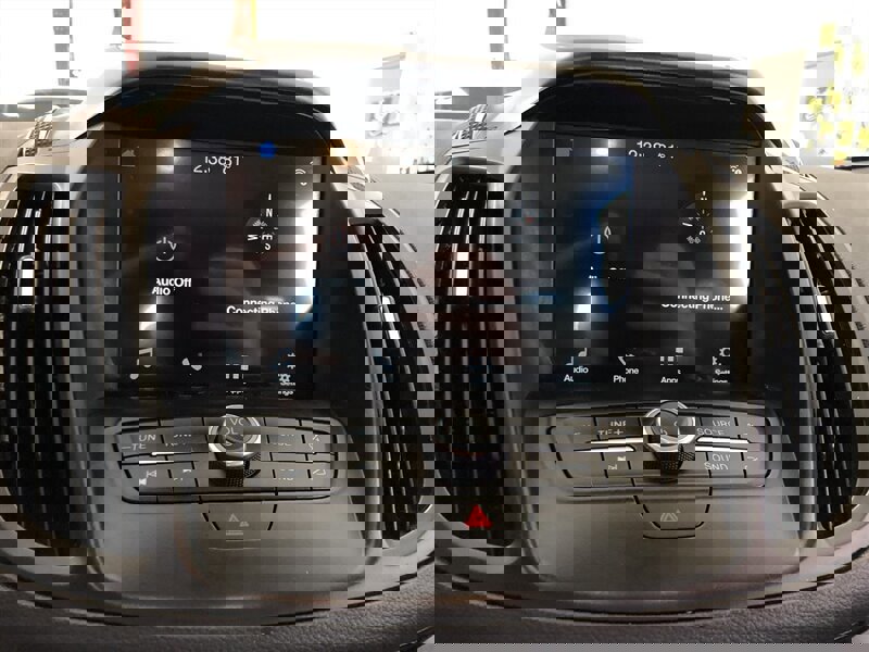 Used 2019 Ford Escape SE image 12