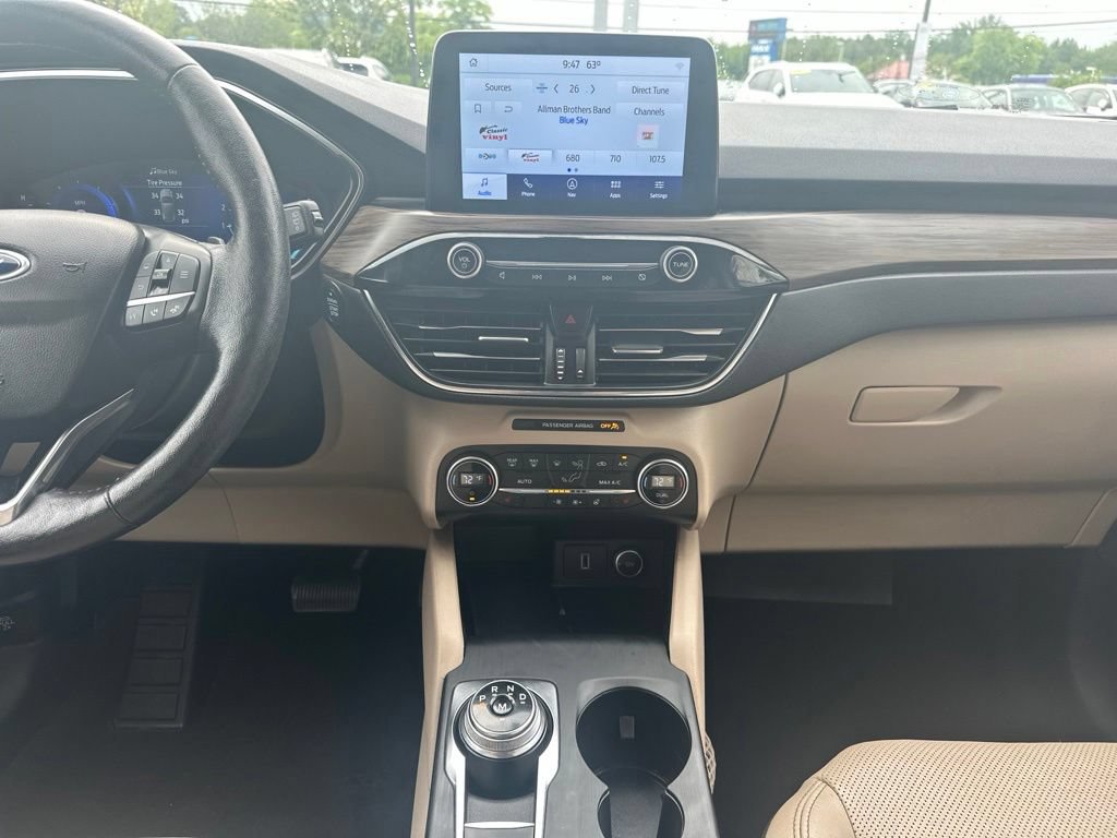 Used 2020 Ford Escape Titanium w/ Titanium Premium Package 2.0 AWD/4WD image 22