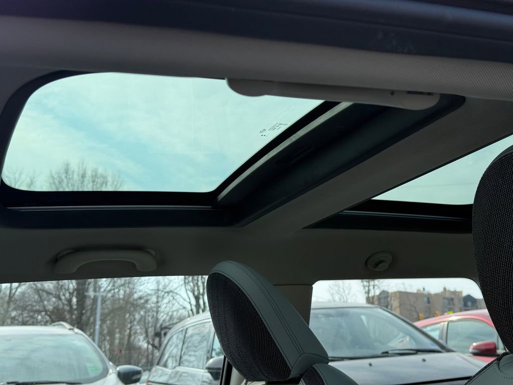 Certified 2025 MINI Cooper 2-Door Hardtop image 18