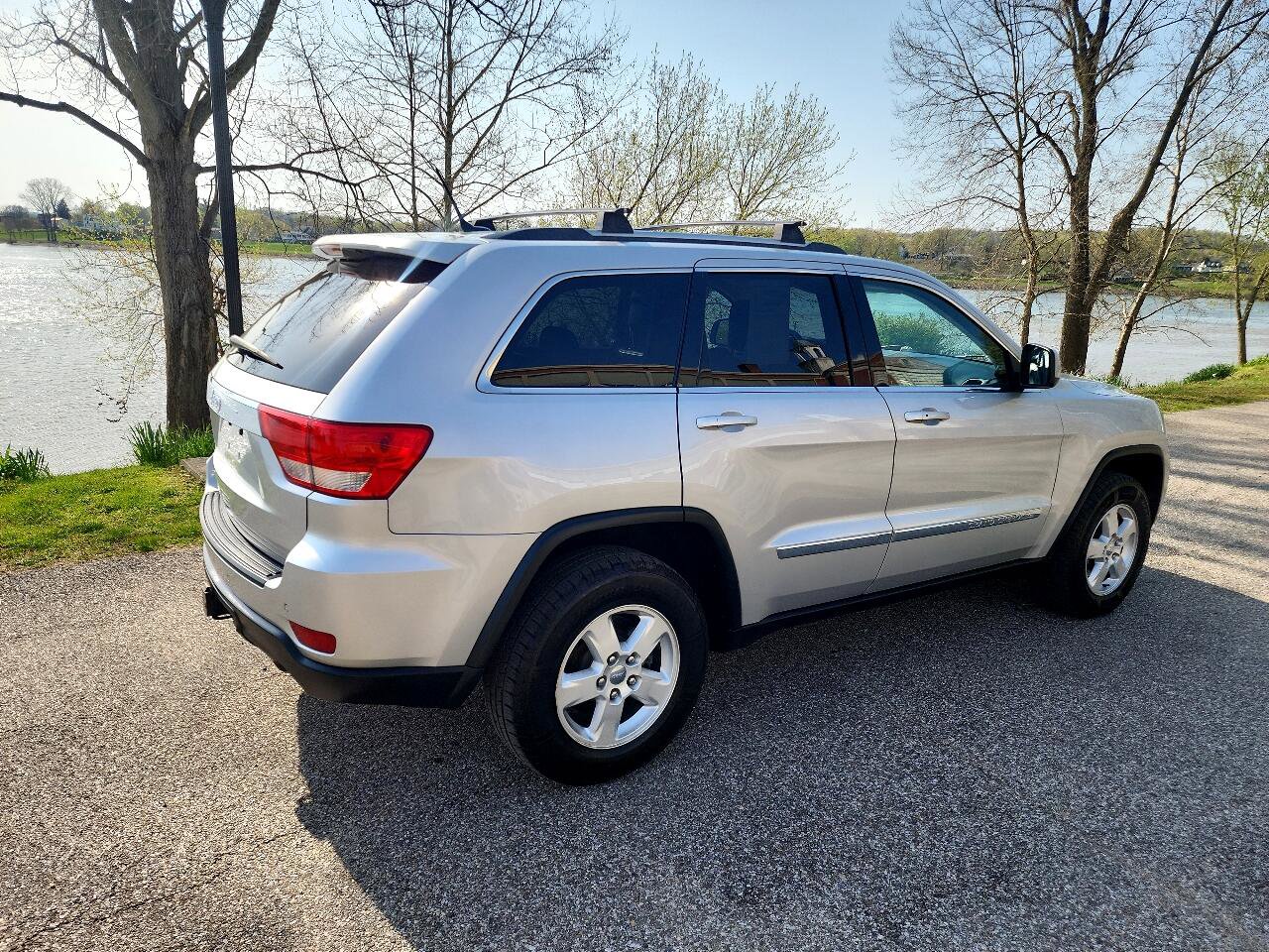 Used 2012 Jeep Grand Cherokee Laredo image 5