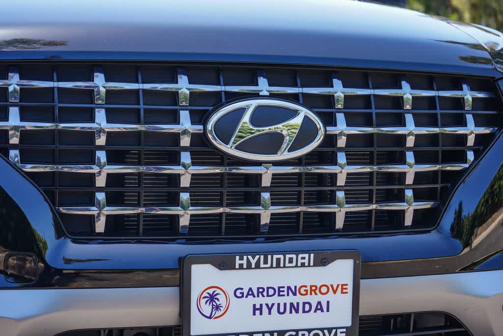 Certified 2024 Hyundai Venue SEL FWD image 11