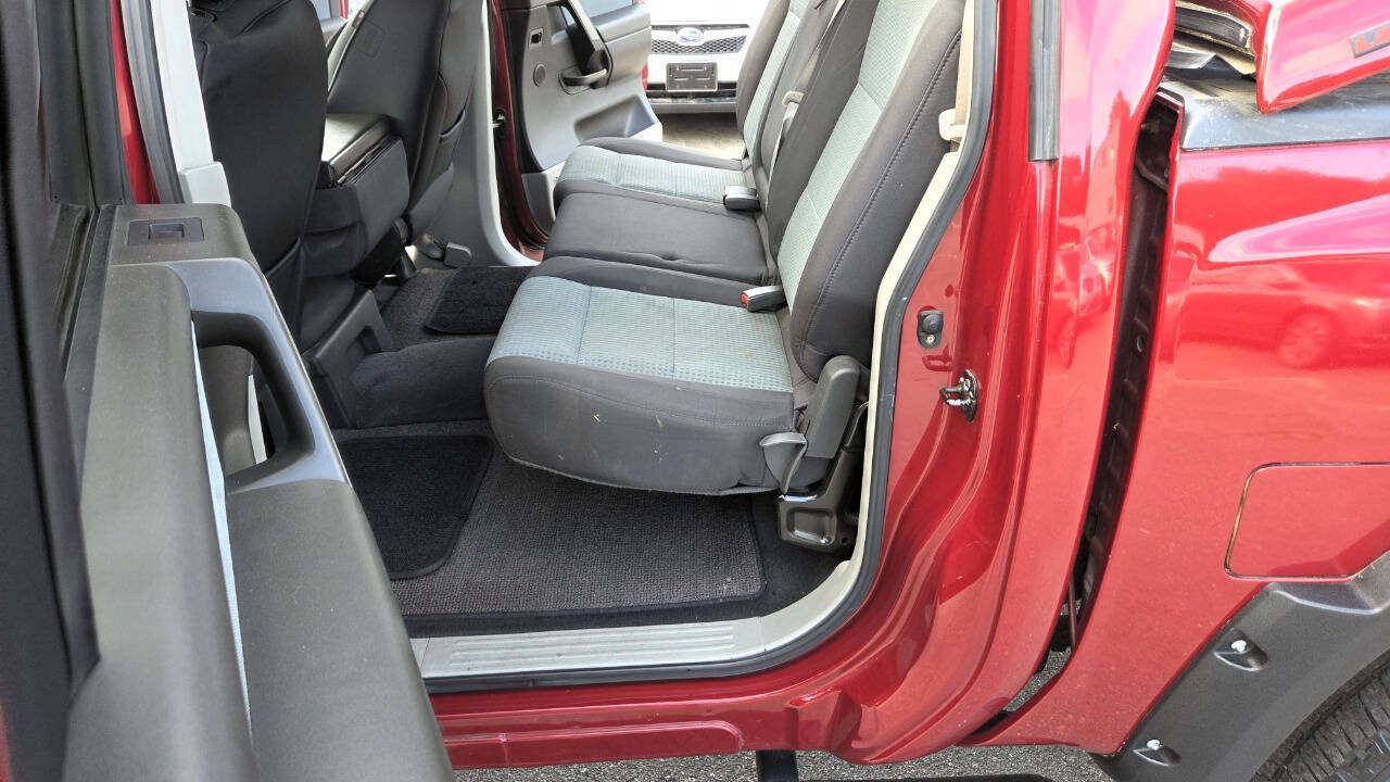 Used 2004 Nissan Titan SE w/ (Bed) Utility Bed Pkg AWD/4WD image 36