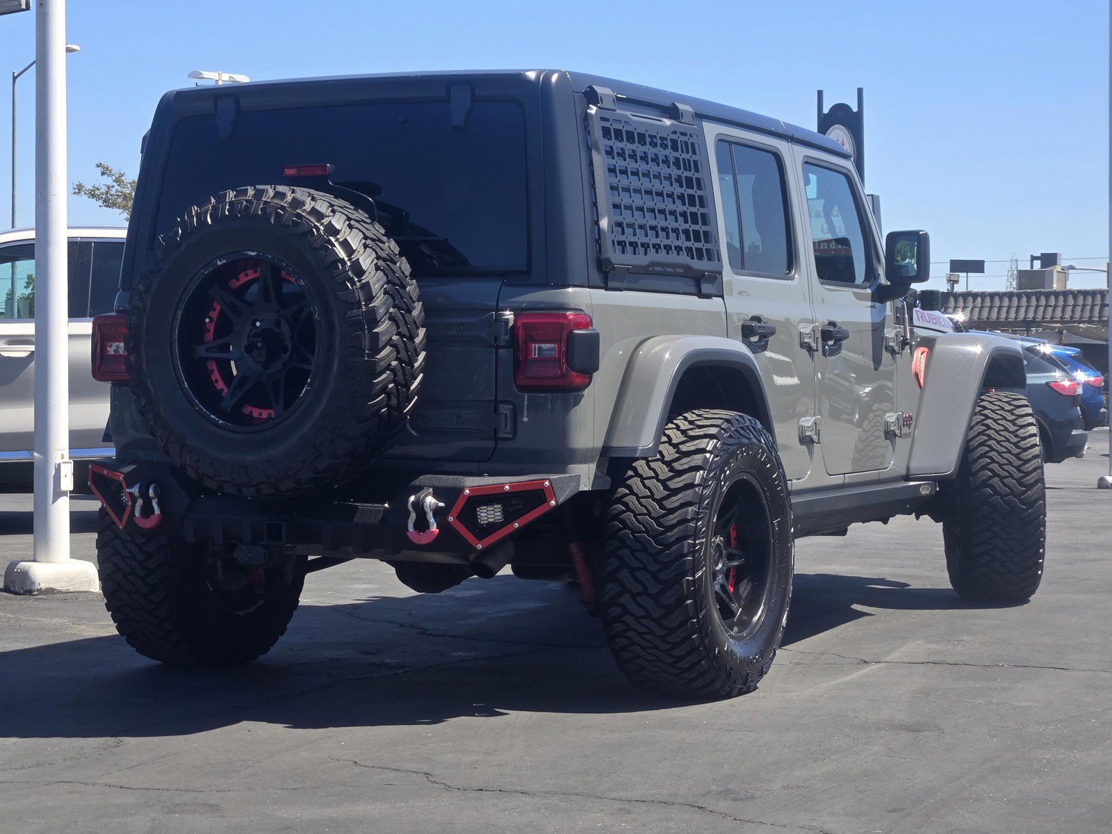 Used 2018 Jeep Wrangler Unlimited Rubicon w/ Dual Top Group AWD/4WD image 3