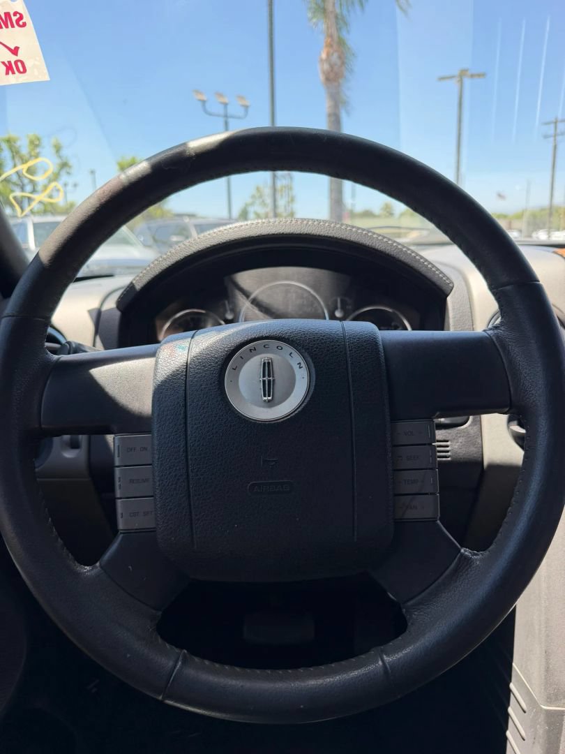 Used 2006 Lincoln Mark LT 2WD image 20