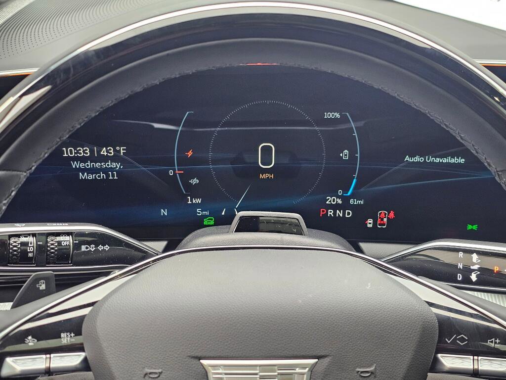 New 2026 Cadillac Optiq Luxury 2 image 30