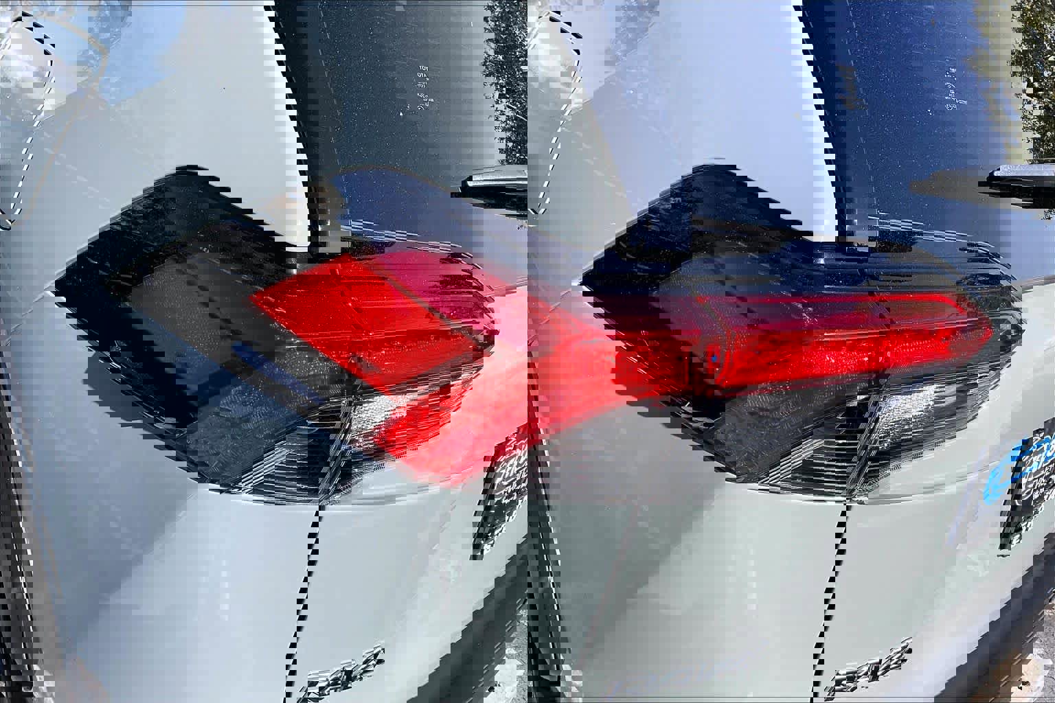 Used 2022 Toyota RAV4 XLE Premium image 28