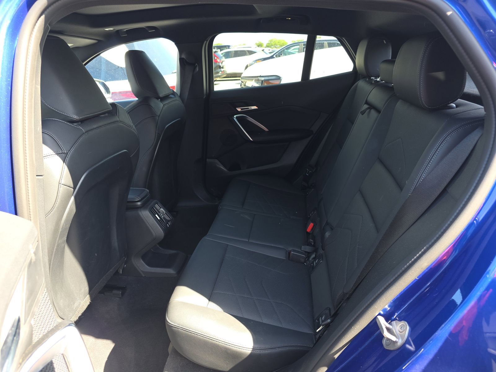 Used 2025 BMW X2 xDrive28i w/ M Sport Package AWD/4WD image 7