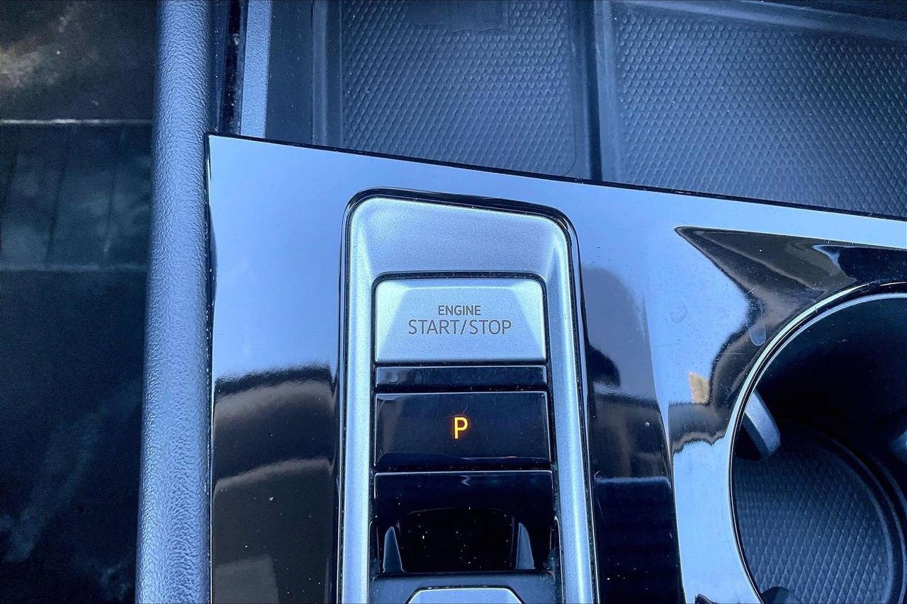 Used 2024 Volkswagen Atlas SE image 29