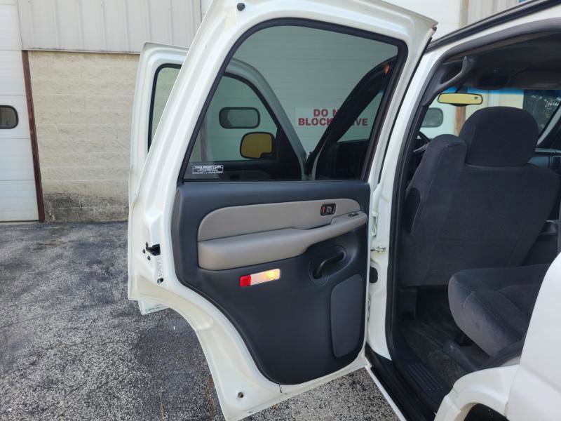 Used 2000 Chevrolet Tahoe LS w/ LS Preferred Equipment Group AWD/4WD image 37
