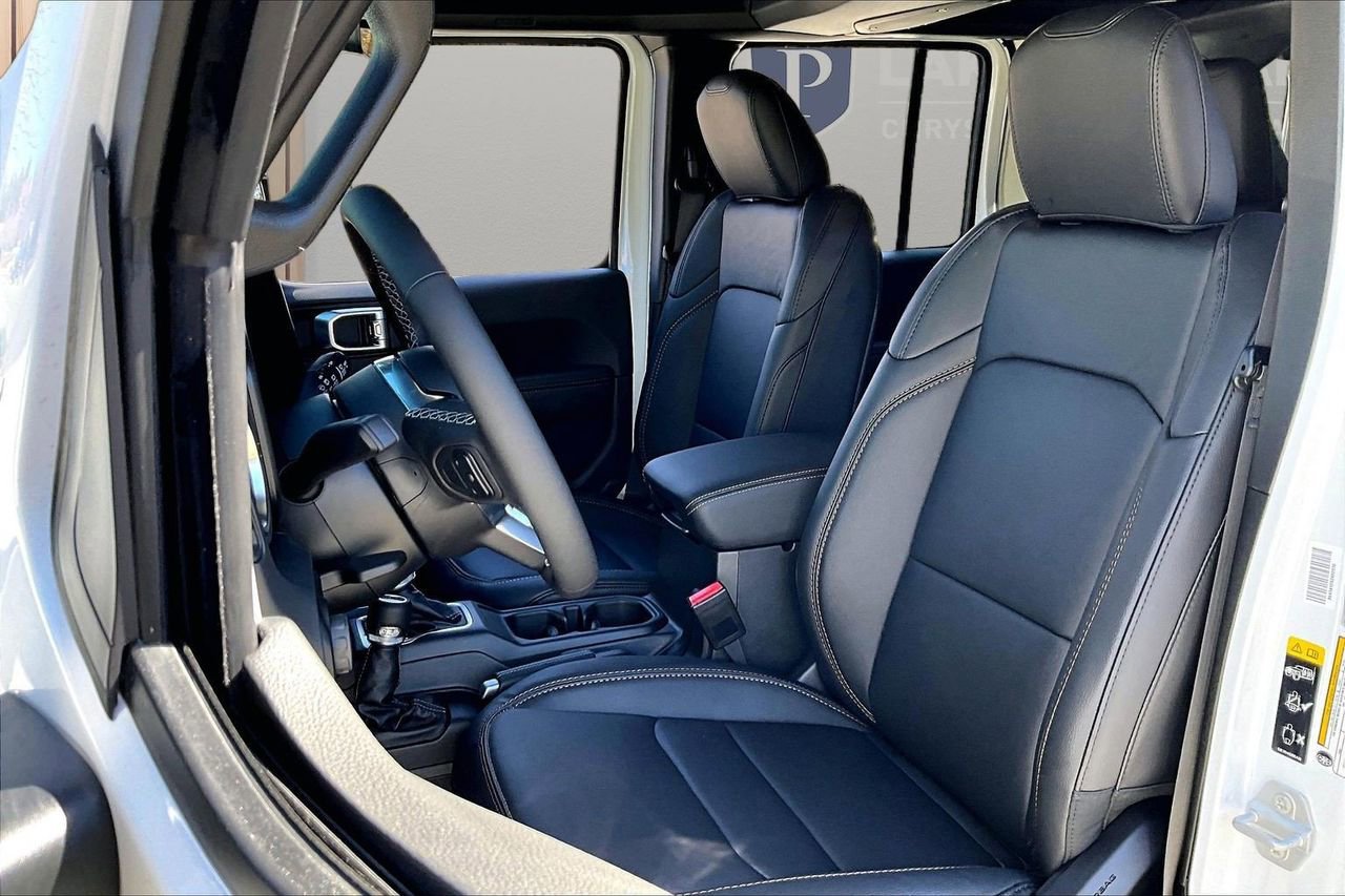 New 2026 Jeep Wrangler Sahara AWD/4WD image 21