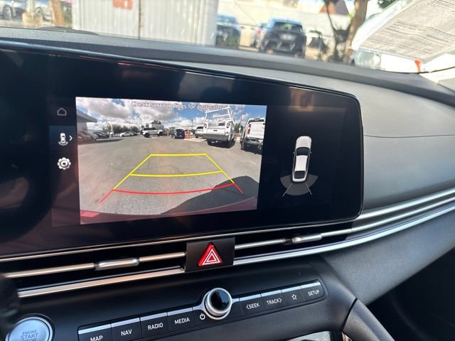 Used 2023 Hyundai Elantra Limited FWD image 32