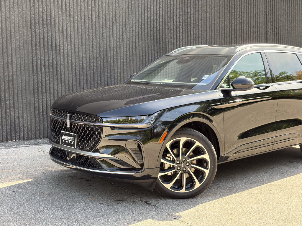 New 2026 Lincoln Nautilus Black Label AWD/4WD image 2