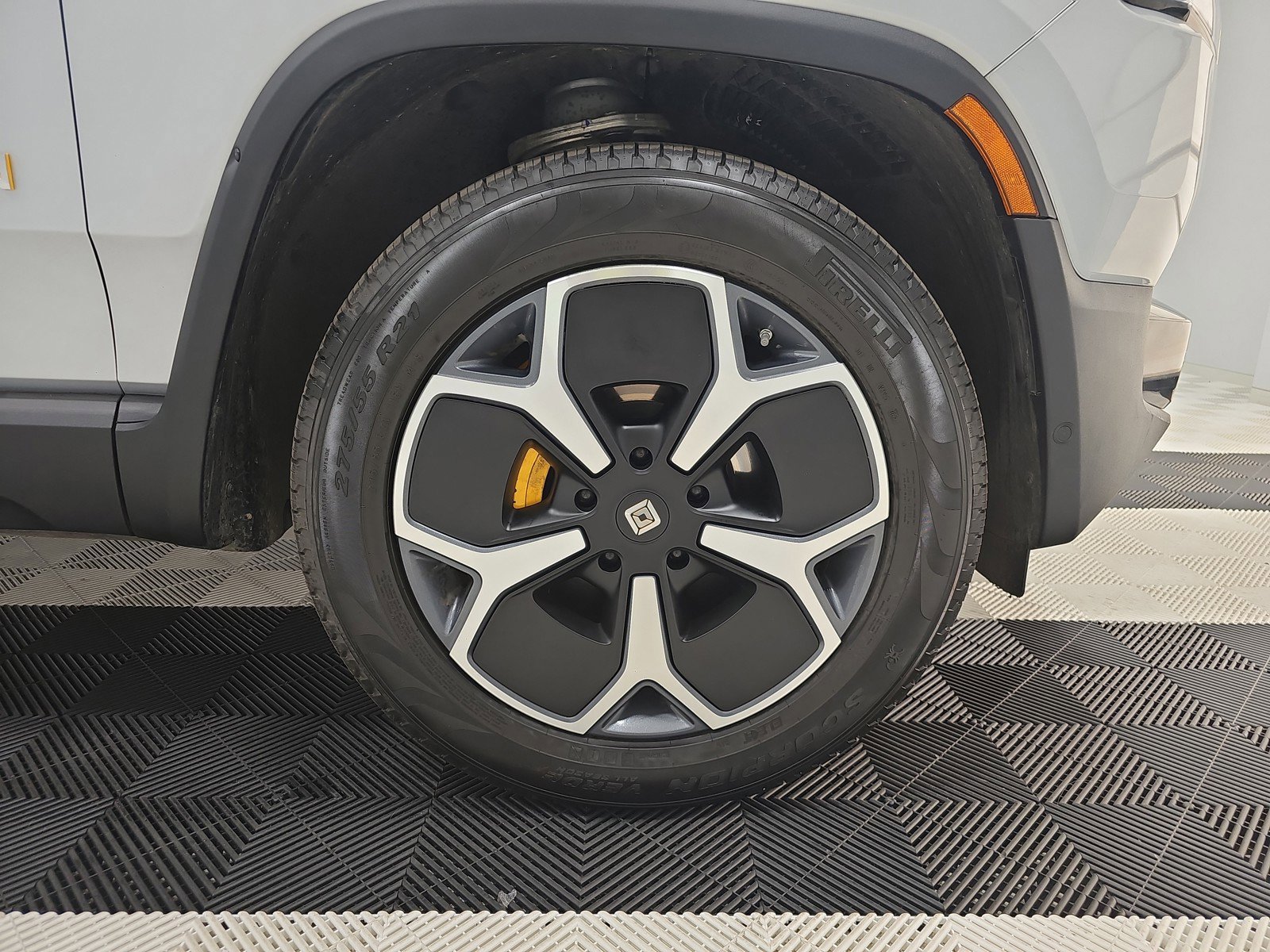 Used 2023 Rivian R1T Adventure image 11