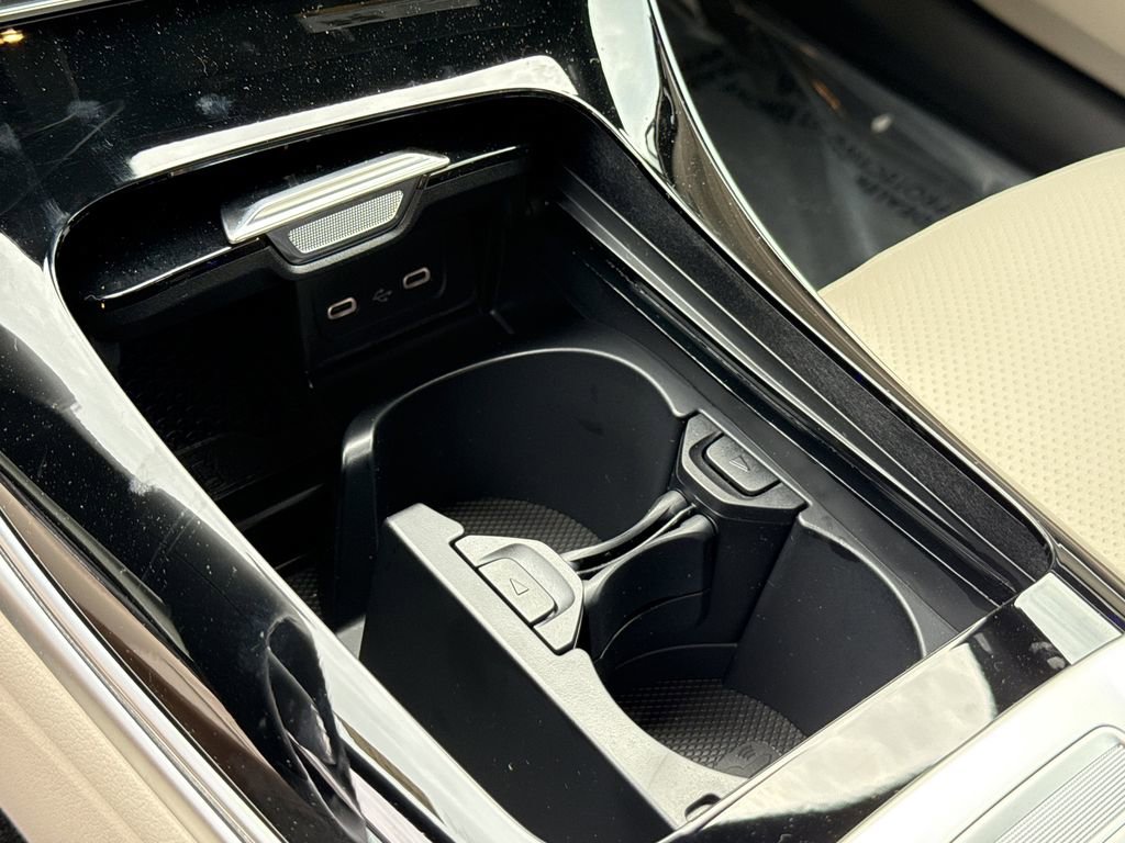 New 2025 Mercedes-Benz C 300 4MATIC Sedan image 21