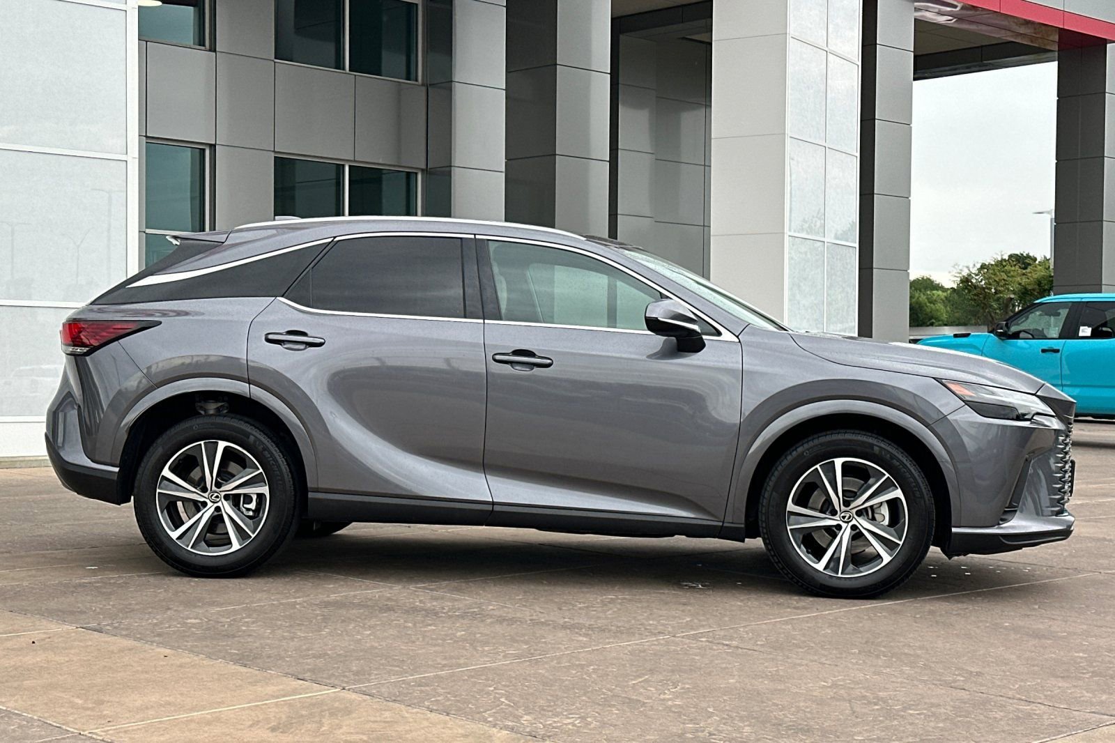 Used 2023 Lexus RX 350 Premium w/ Accessory Package image 3