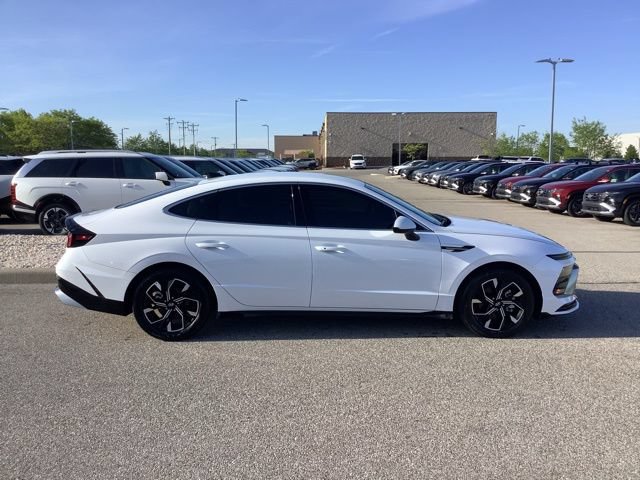 Certified 2025 Hyundai Sonata SEL AWD/4WD image 7