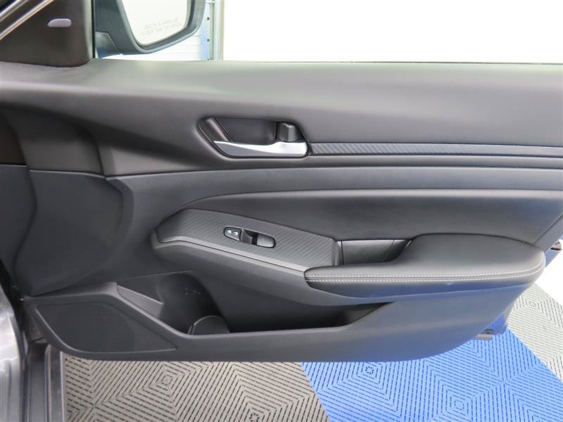 Used 2024 Nissan Altima 2.5 SV FWD image 30