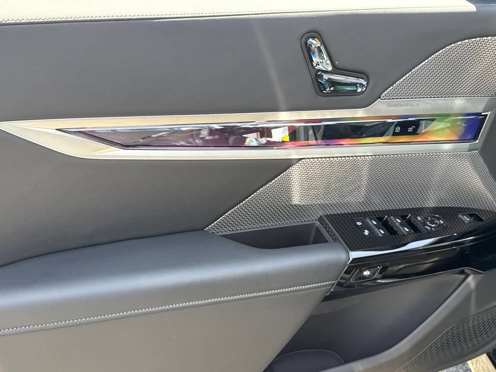 Certified 2024 BMW i7 eDrive50 w/ M Sport Package RWD image 18