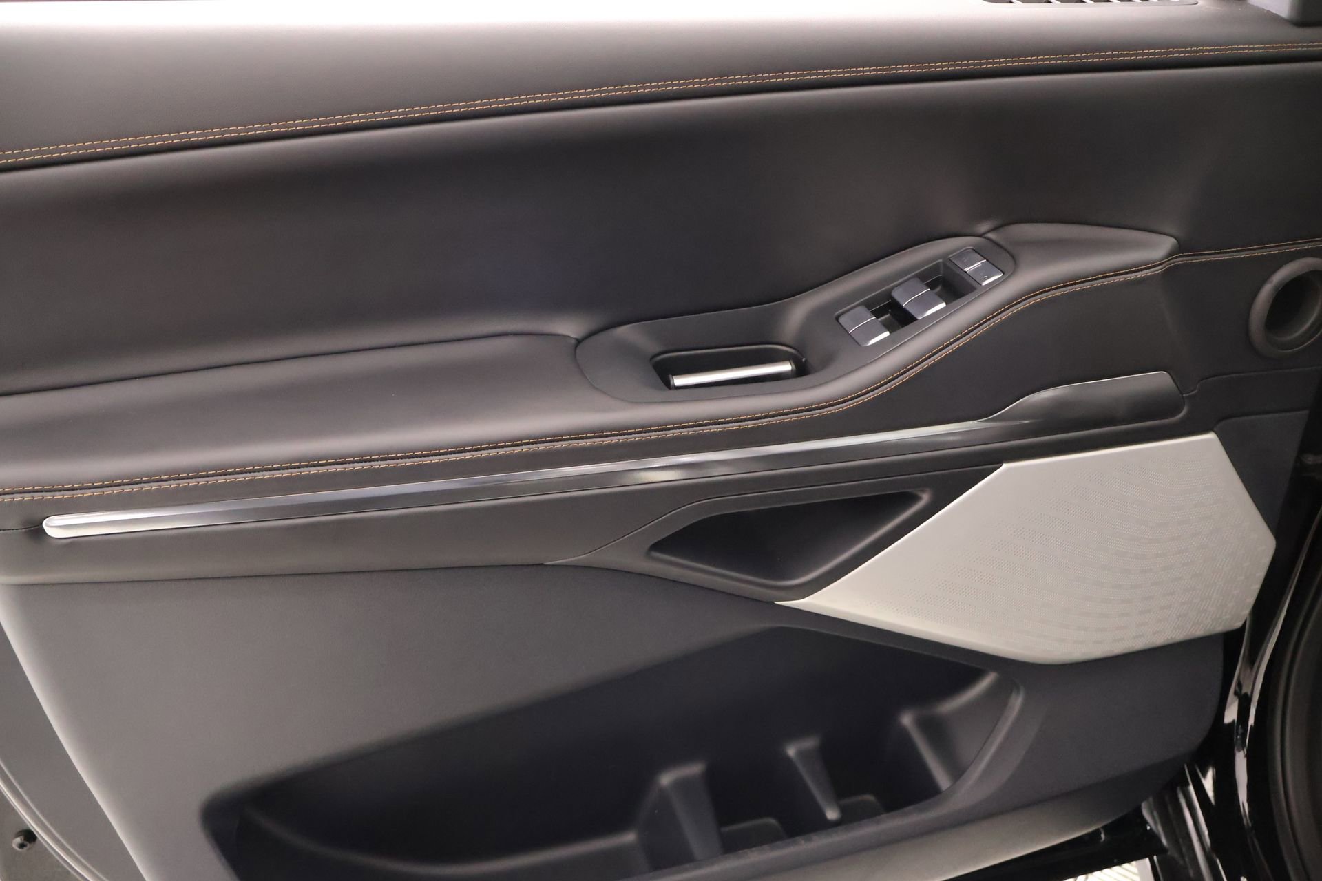 New 2026 Lincoln Navigator Black Label image 18