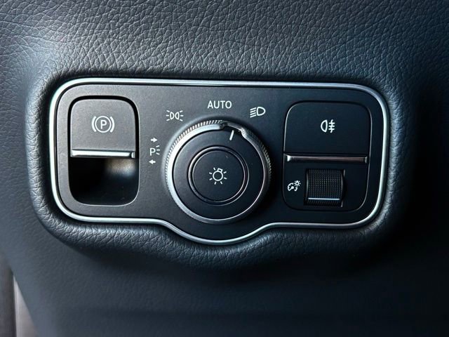 Used 2025 Mercedes-Benz G 550 image 17