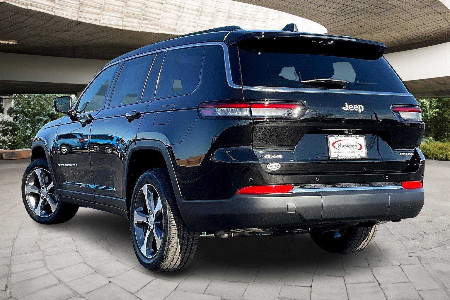 New 2025 Jeep Grand Cherokee L Limited w/ Luxury Tech Group II image 3