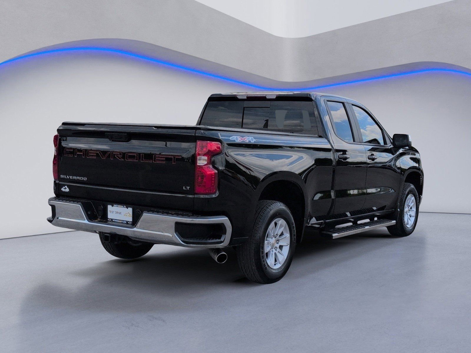 Used 2025 Chevrolet Silverado 1500 LT w/ Protection Package AWD/4WD image 7