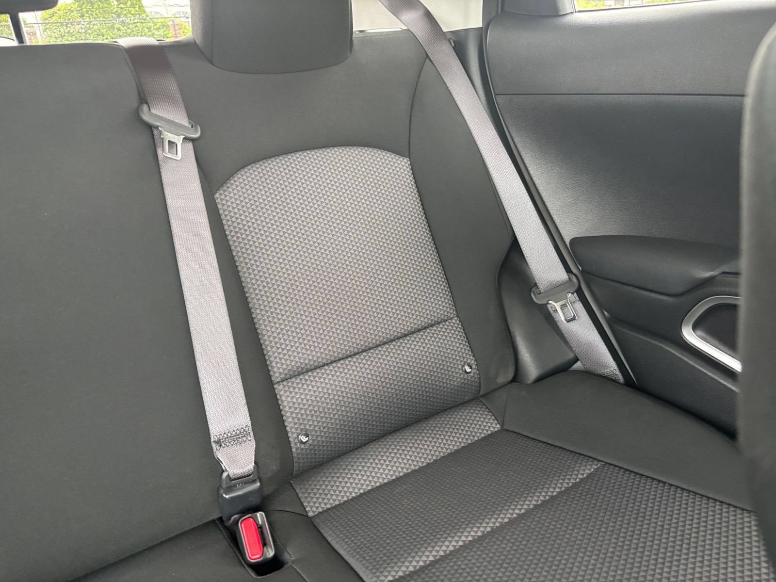 Used 2025 Kia Soul LX w/ LX Technology Package FWD image 34