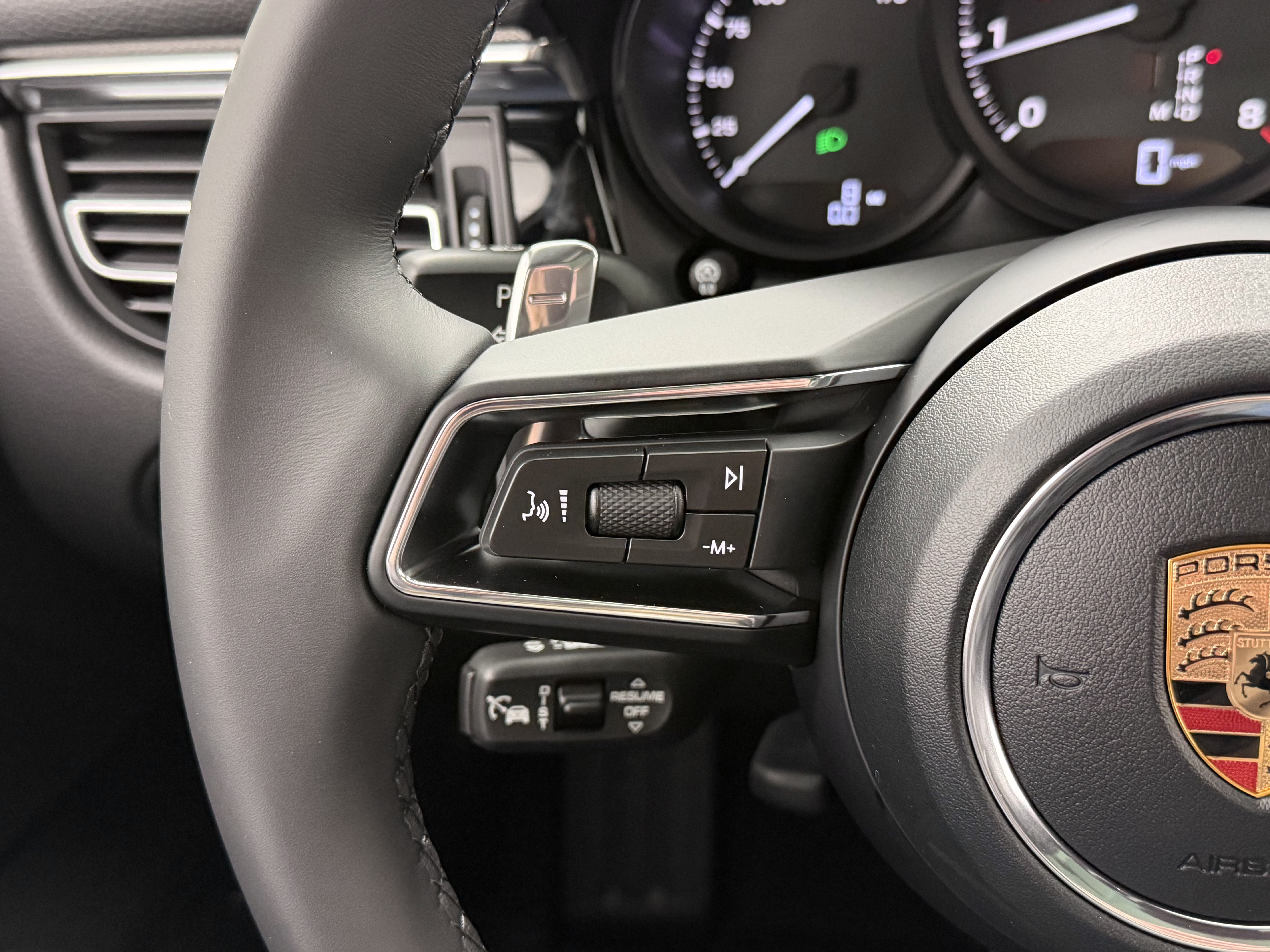 Certified 2026 Porsche Macan AWD/4WD image 46