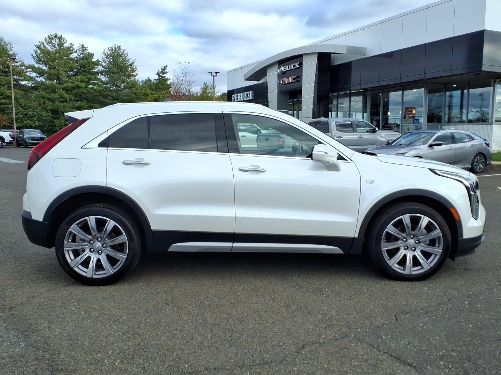 Used 2021 Cadillac XT4 Premium Luxury AWD/4WD image 2