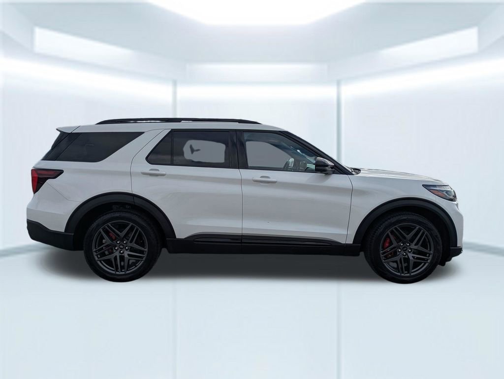 Used 2025 Ford Explorer ST RWD image 7