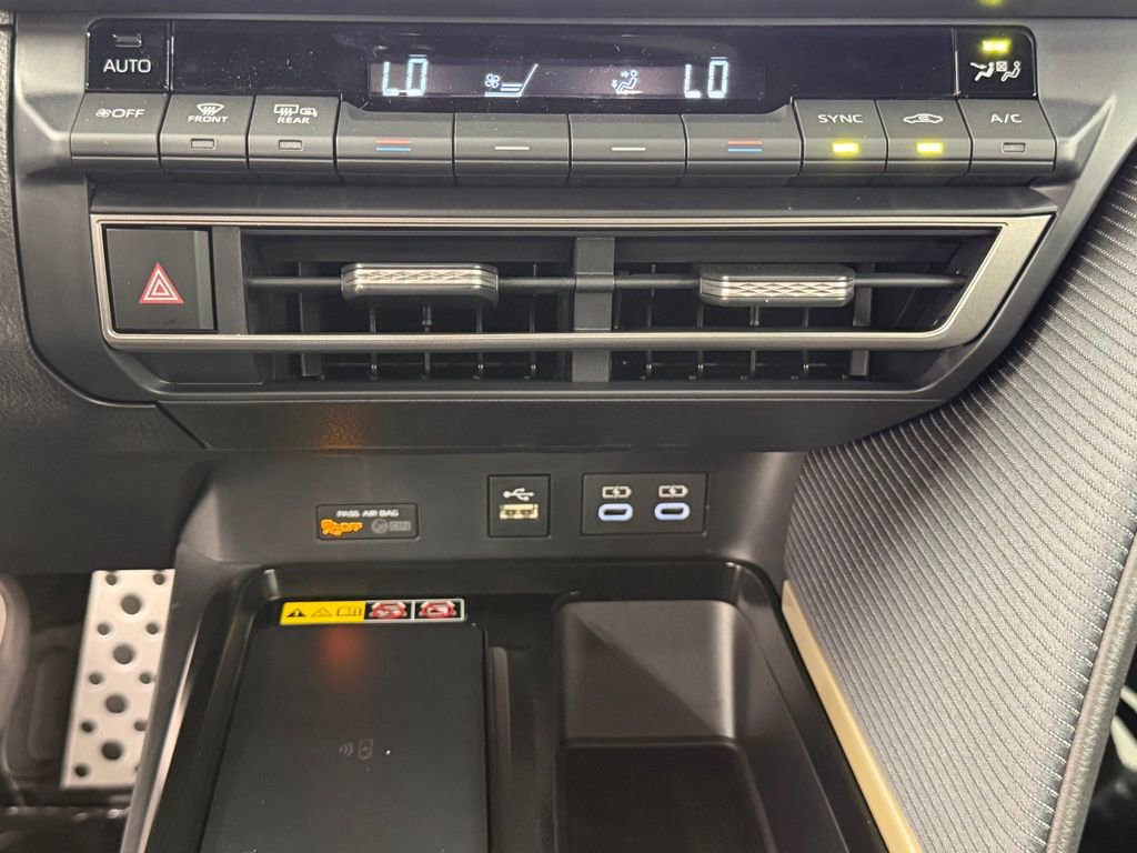 Used 2026 Toyota Camry SE image 32