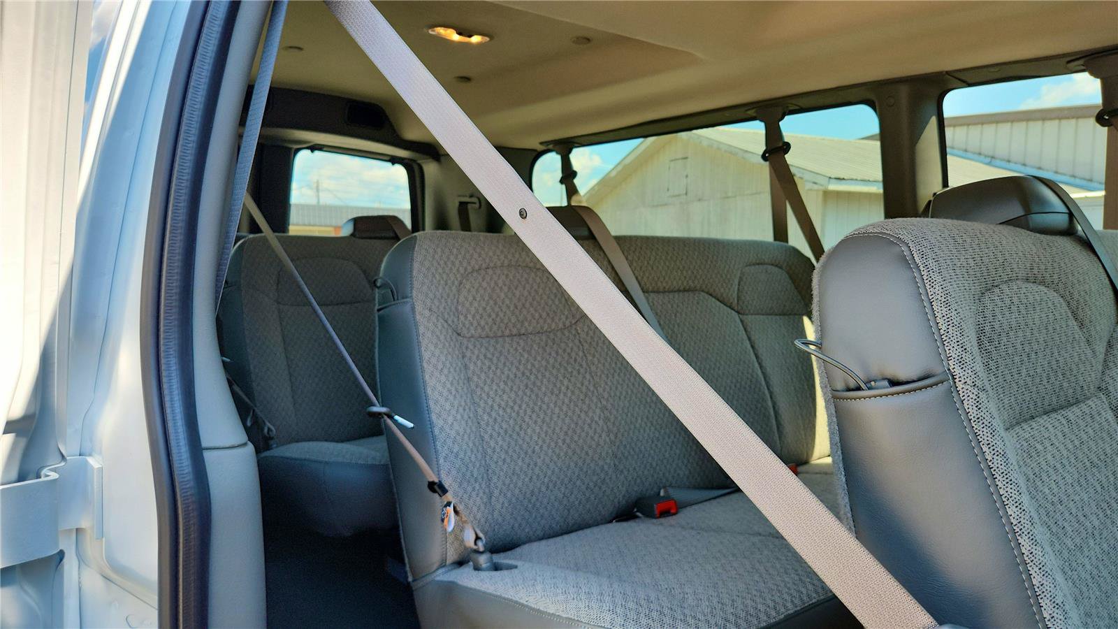New 2026 Chevrolet Express 3500 LT w/ LT Preferred Equipment Group RWD image 20