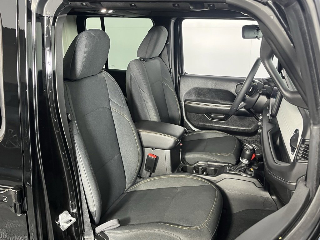 Used 2024 Jeep Wrangler Unlimited Sahara w/ Safety Group image 27