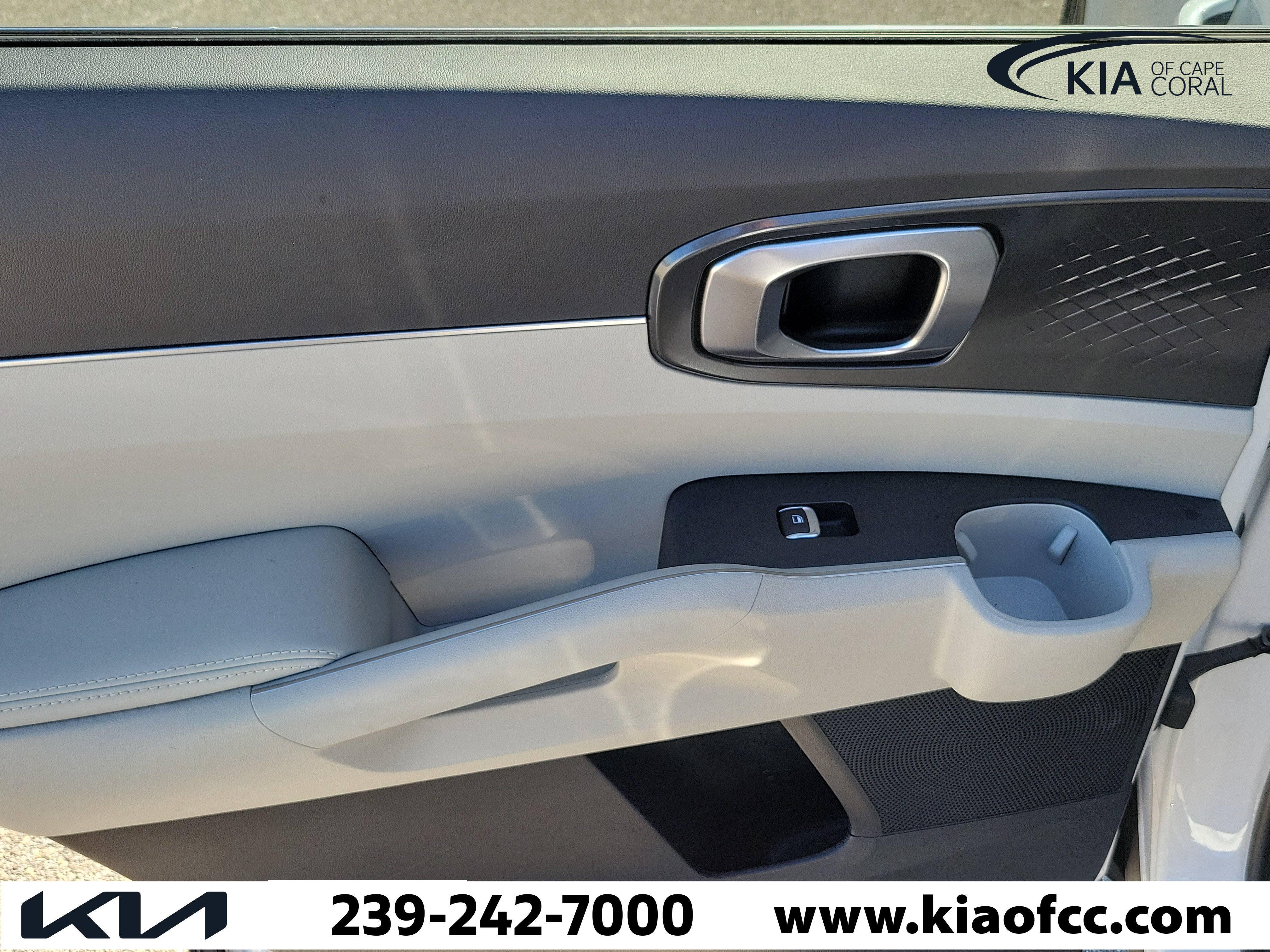 Certified 2025 Kia Sorento S w/ Panoramic Sunroof Package FWD image 15