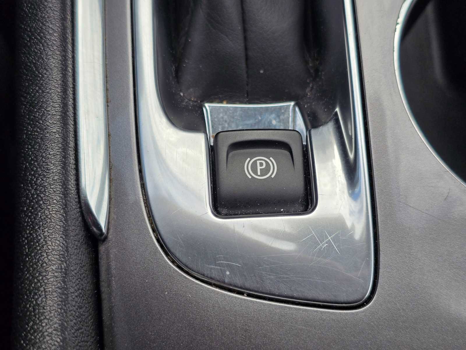 Used 2023 Chevrolet Malibu LT image 32