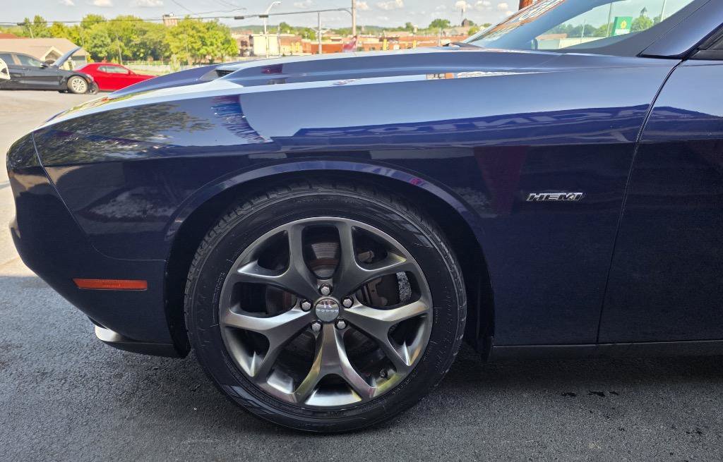 Used 2015 Dodge Challenger R/T Plus RWD image 7
