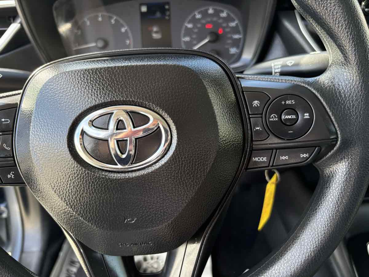 Used 2025 Toyota Corolla LE image 14