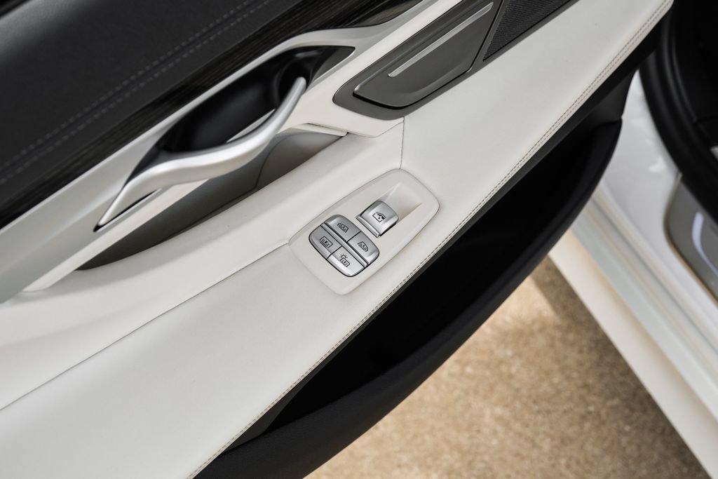 Used 2020 BMW 740i w/ Premium Package RWD image 56