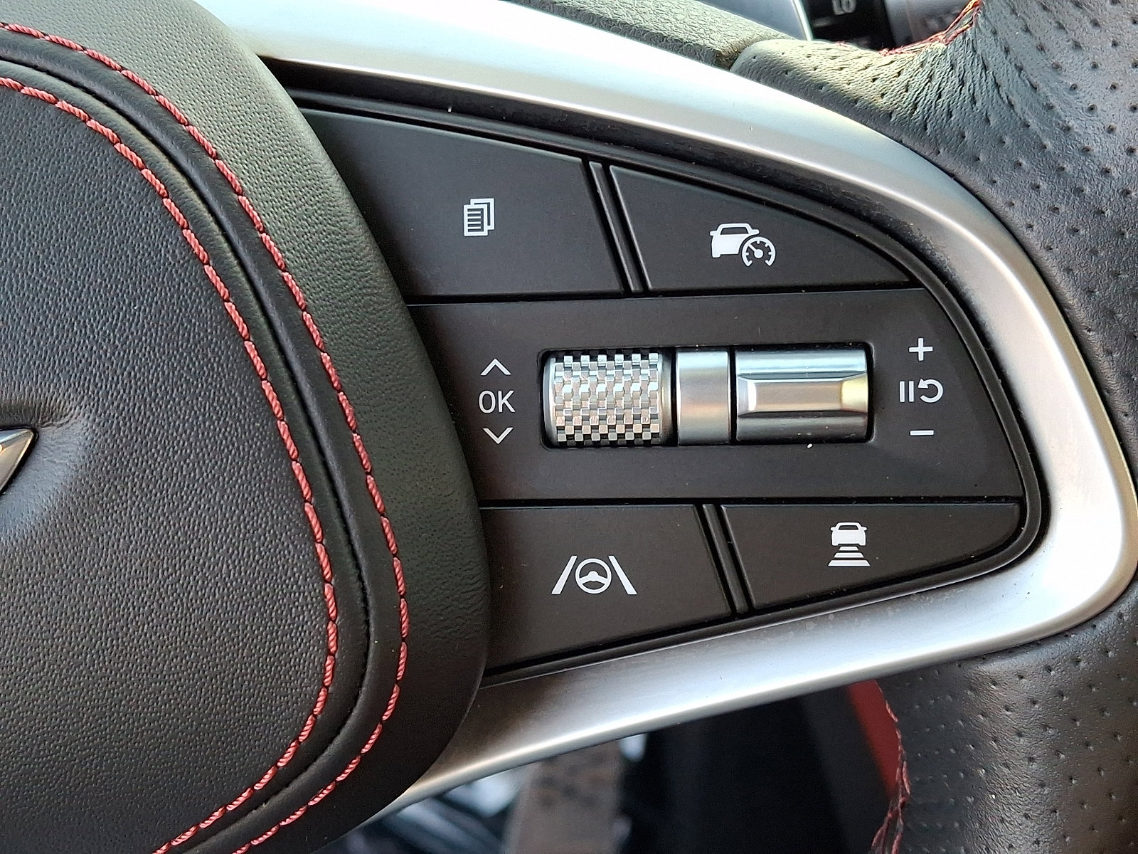 Certified 2023 Genesis GV70 2.5T w/ Sport Prestige Package AWD/4WD image 24