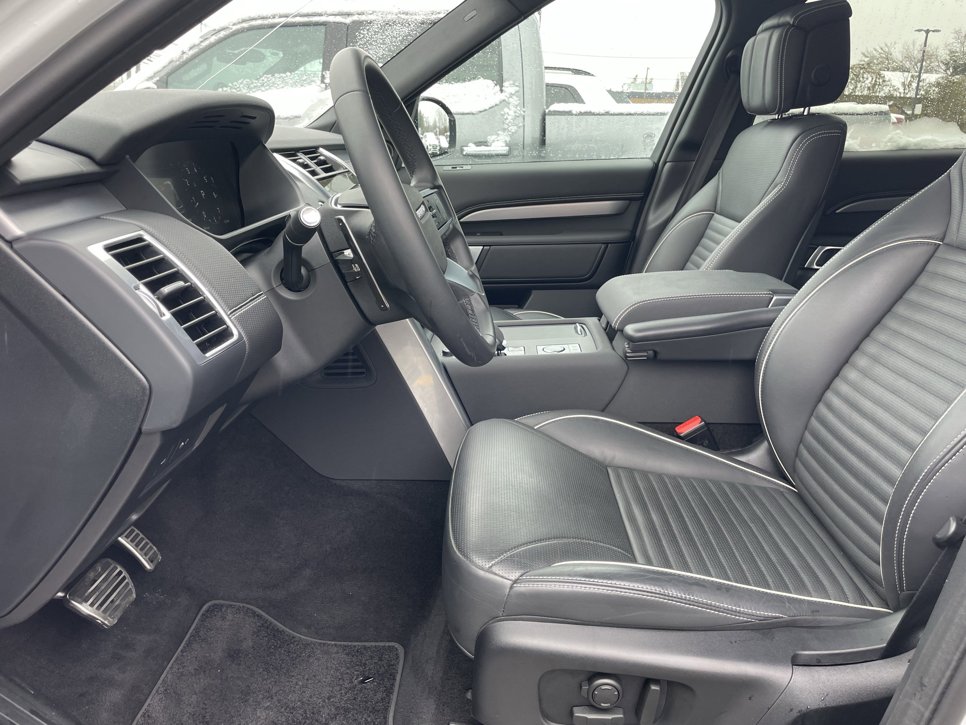 Certified 2024 Land Rover Discovery Dynamic SE image 14