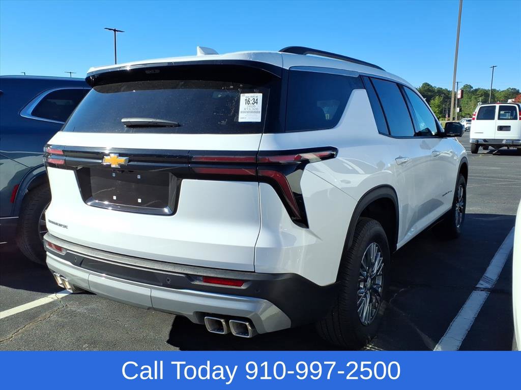 Used 2026 Chevrolet Traverse LT w/ Driver Confidence Package FWD image 6