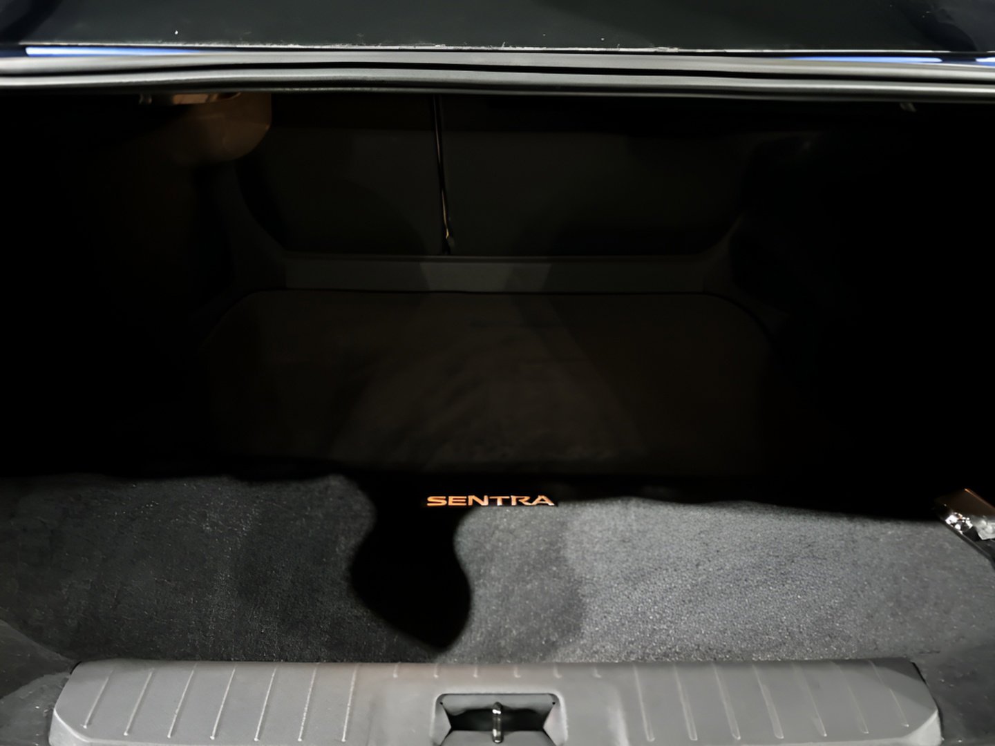 Used 2025 Nissan Sentra SV w/ SV Premium Package image 21