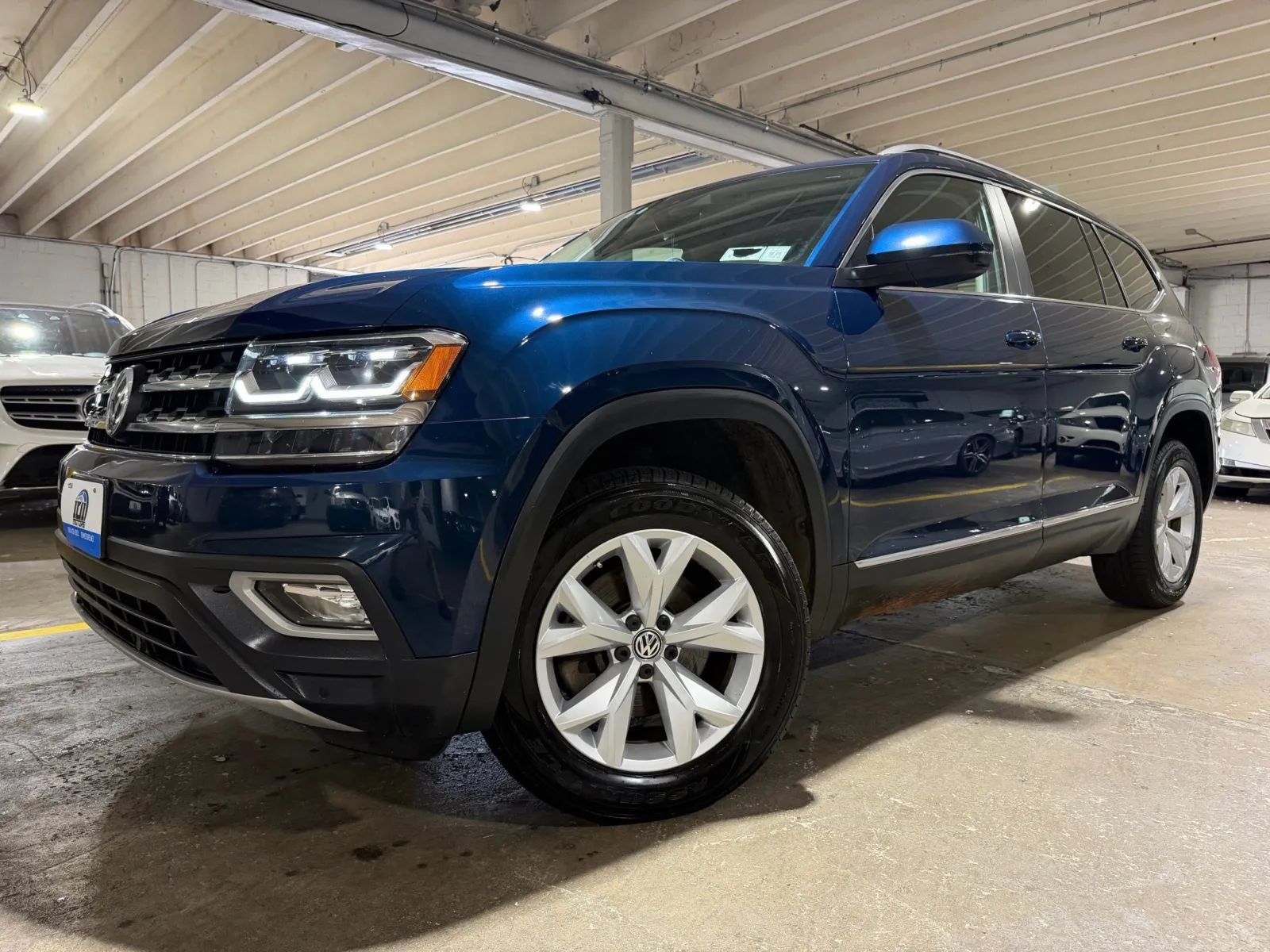 Used 2018 Volkswagen Atlas SEL AWD/4WD image 2