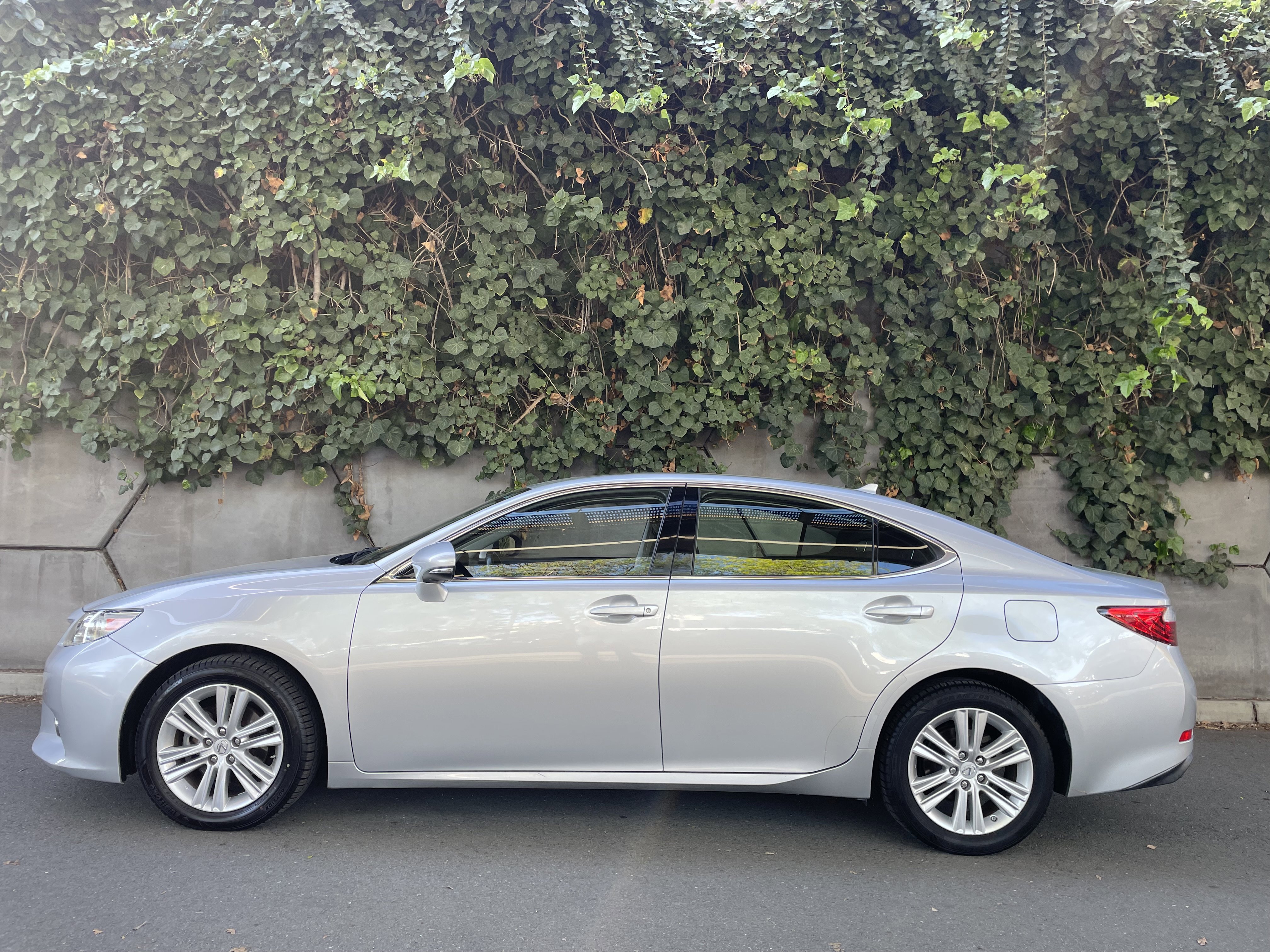 Used 2014 Lexus ES 350 w/ Premium Package image 1