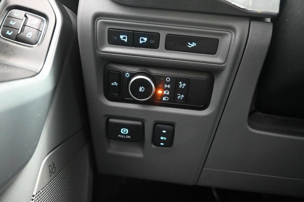 Used 2023 Ford F150 Lariat w/ Equipment Group 502A High AWD/4WD image 23