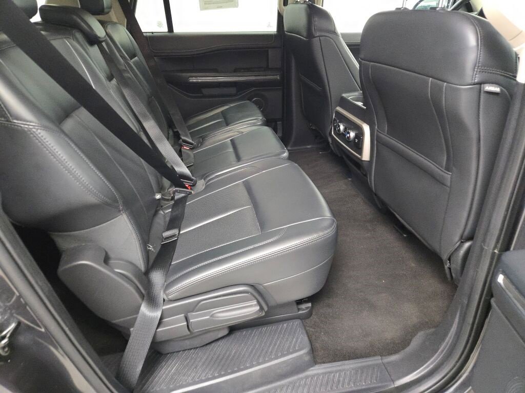 Used 2023 Ford Expedition Max XLT image 11