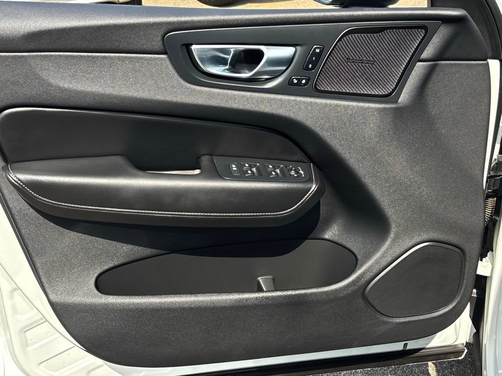 Used 2025 Volvo XC60 T8 Ultra w/ Protection Package Premier AWD/4WD image 18