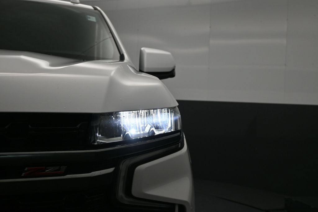 Used 2022 Chevrolet Tahoe Z71 w/ Luxury Package AWD/4WD image 11